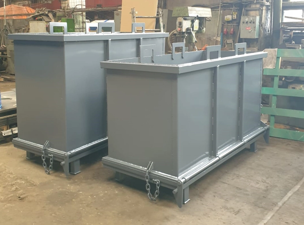 Containers with opening floor made by Lucimet